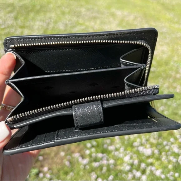 Kate Spade Giftable Boxed Medium Compact Bifold Wallet - Picture 4 of 5